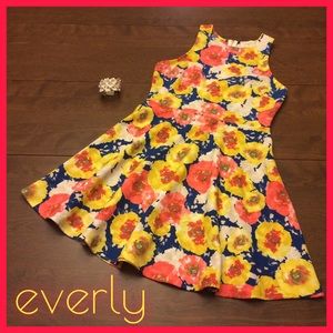 EVERLY Floral Minidress + Bracelet